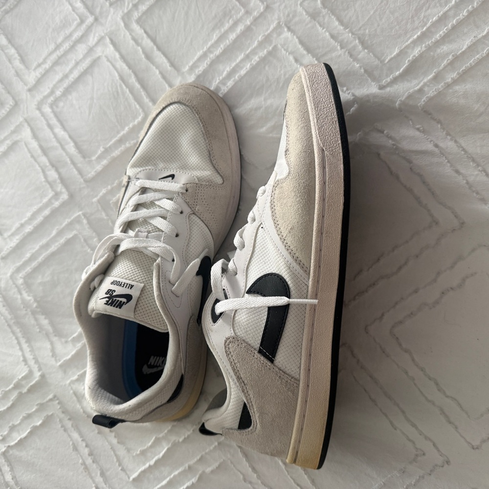 Nike SB Alleyoop White, Black and Cream Low-Top Sneakers